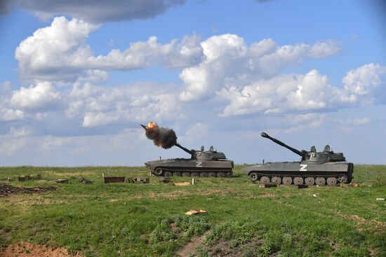 Военные ДНР стреляют агитснарядами с листовками по позициям ВСУ