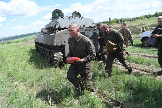 Военные ДНР стреляют агитснарядами с листовками по позициям ВСУ