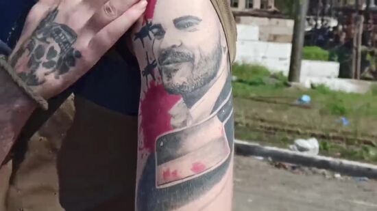 Сдача в плен последней группы украинских боевиков с "Азовстали"