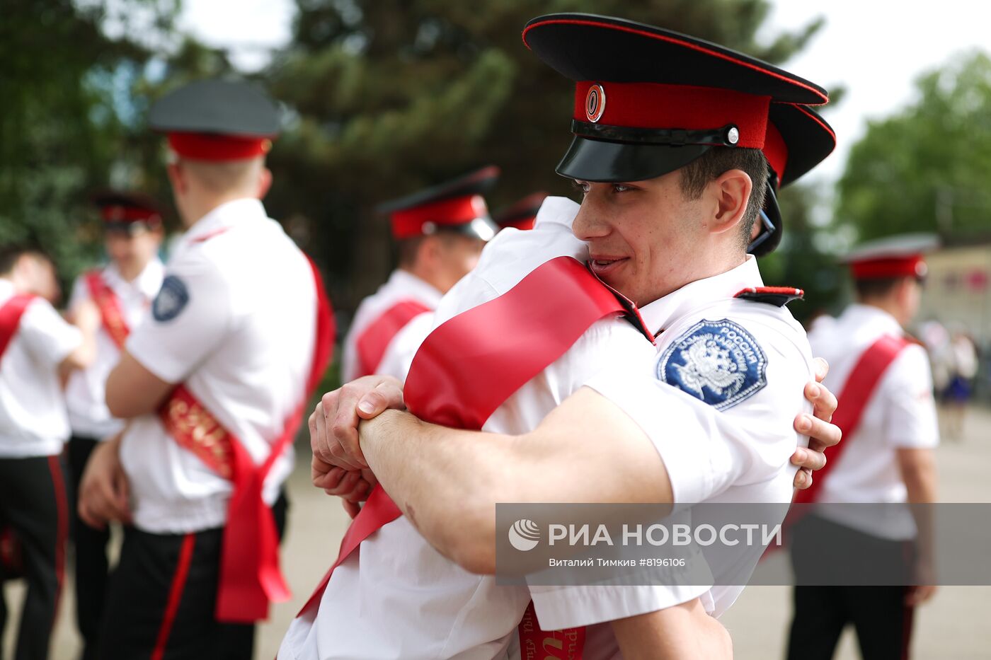 Последний звонок в кадетском казачьем корпусе в Краснодарском крае