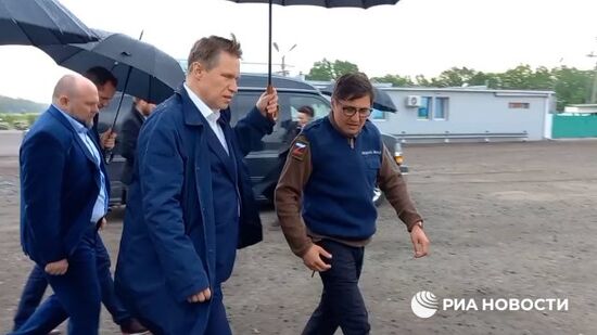 Мурашко и Гладков посетили полевой госпиталь в Белгородской области