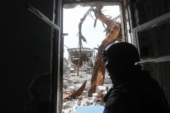 Разминирование территории комбината "Азовсталь" в Мариуполе