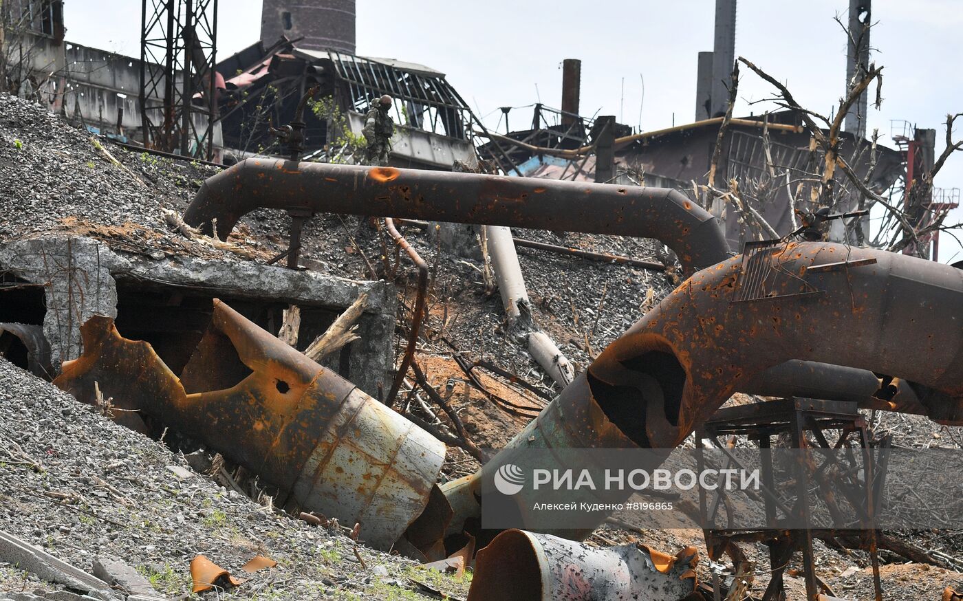 Разминирование территории комбината "Азовсталь" в Мариуполе