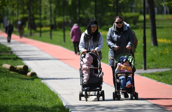 Благоустроенные зоны у воды в парках Москвы