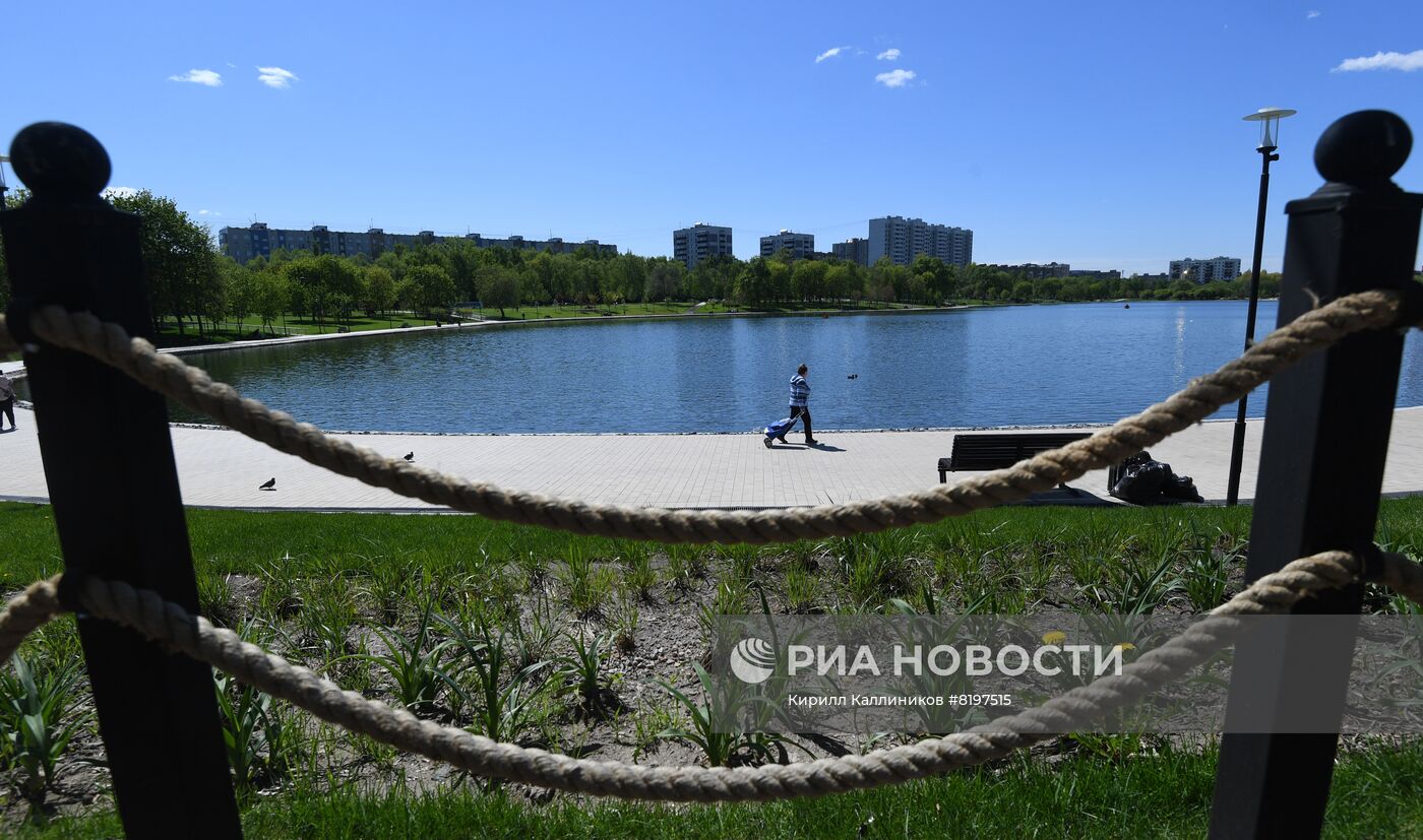 Благоустроенные зоны у воды в парках Москвы