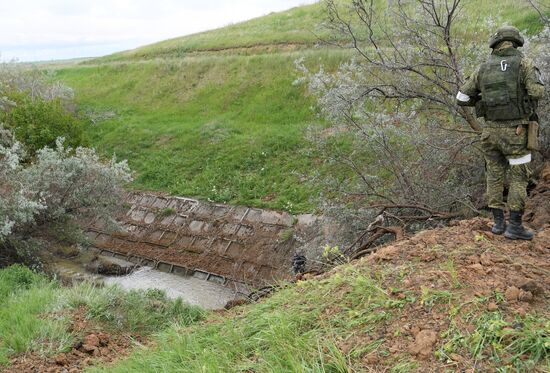 Работы по восстановлению гидротехнических сооружений Северо-Крымского канала