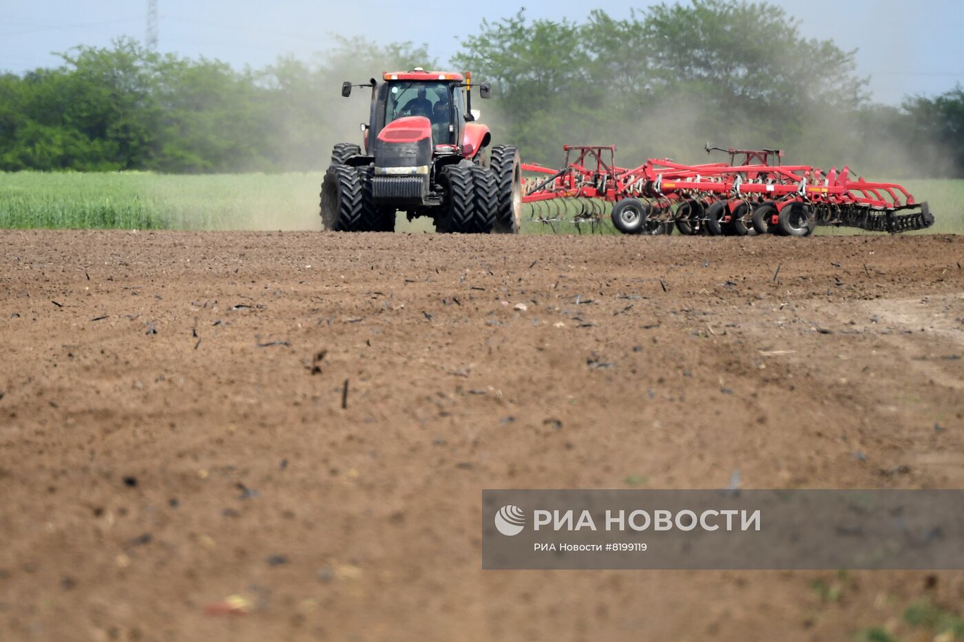 Работа фермеров на освобожденной территории