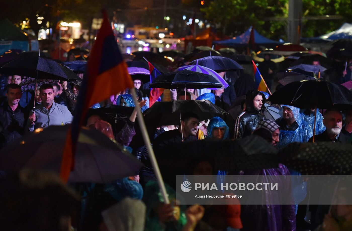 Шествия оппозиции продолжаются в Ереване