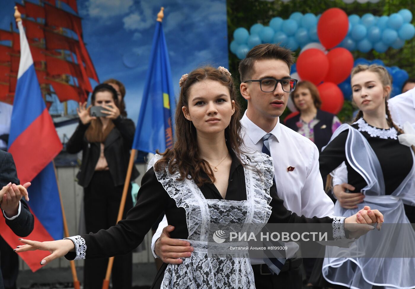 Последний звонок в городах России