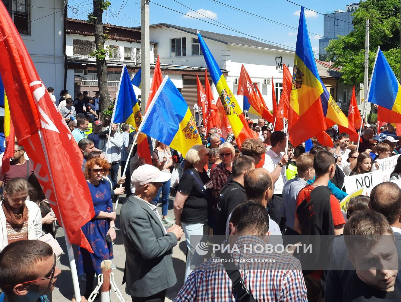 Митинг в поддержку экс-президента Молдавии И. Додона в Кишиневе