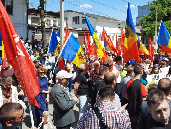 Митинг в поддержку экс-президента Молдавии И. Додона в Кишиневе