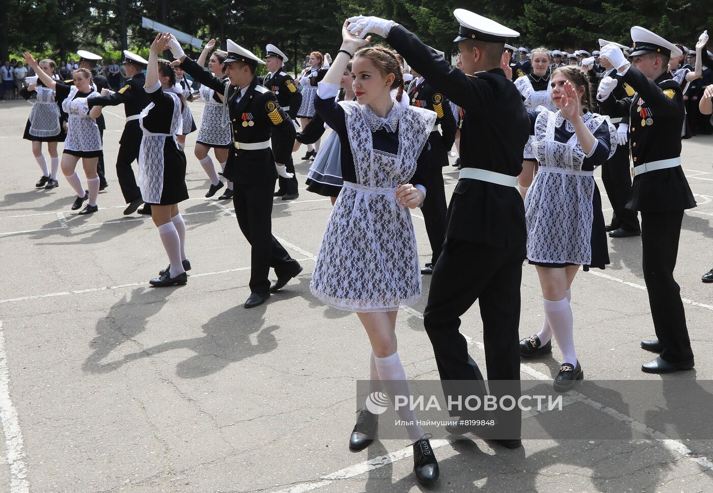 Последний звонок в городах России