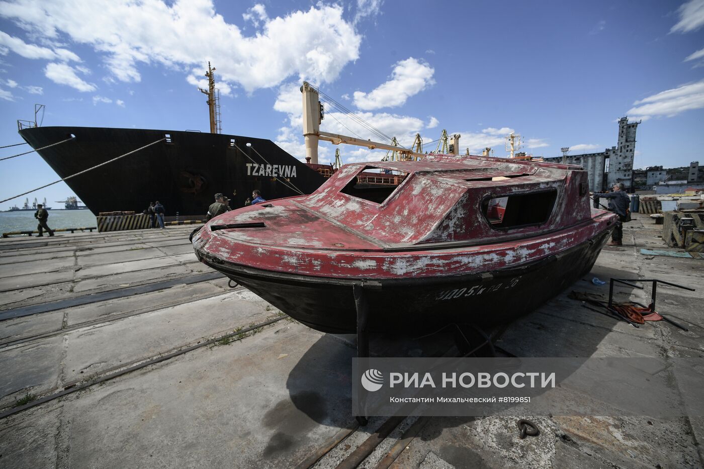 Порт в Мариуполе после разминирования начал функционировать в штатном режиме