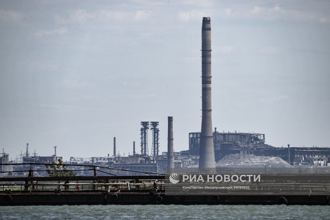 Порт в Мариуполе после разминирования начал функционировать в штатном режиме