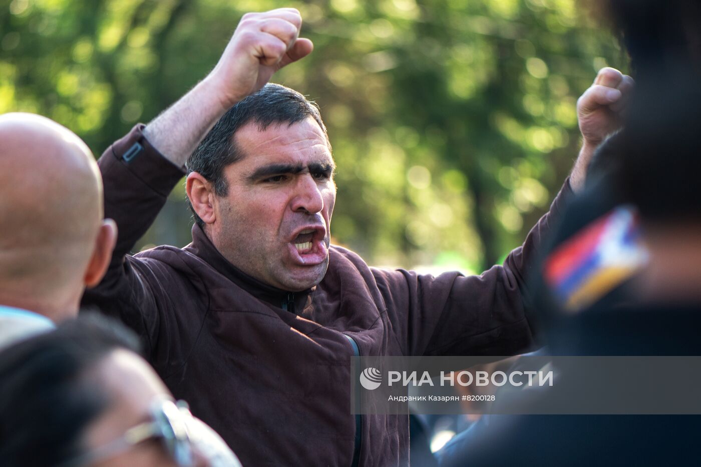 Оппозиция продолжает митинги в Ереване