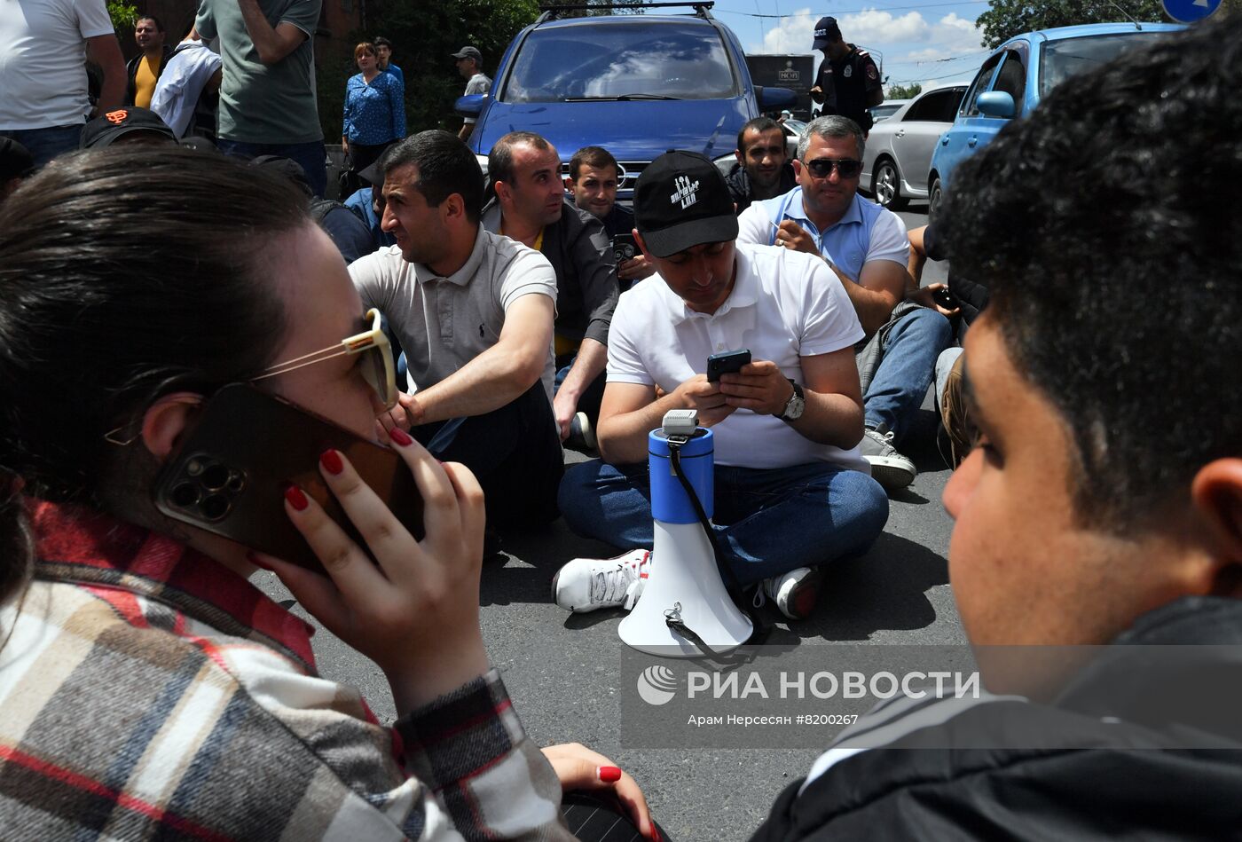 Оппозиция продолжает митинги в Ереване