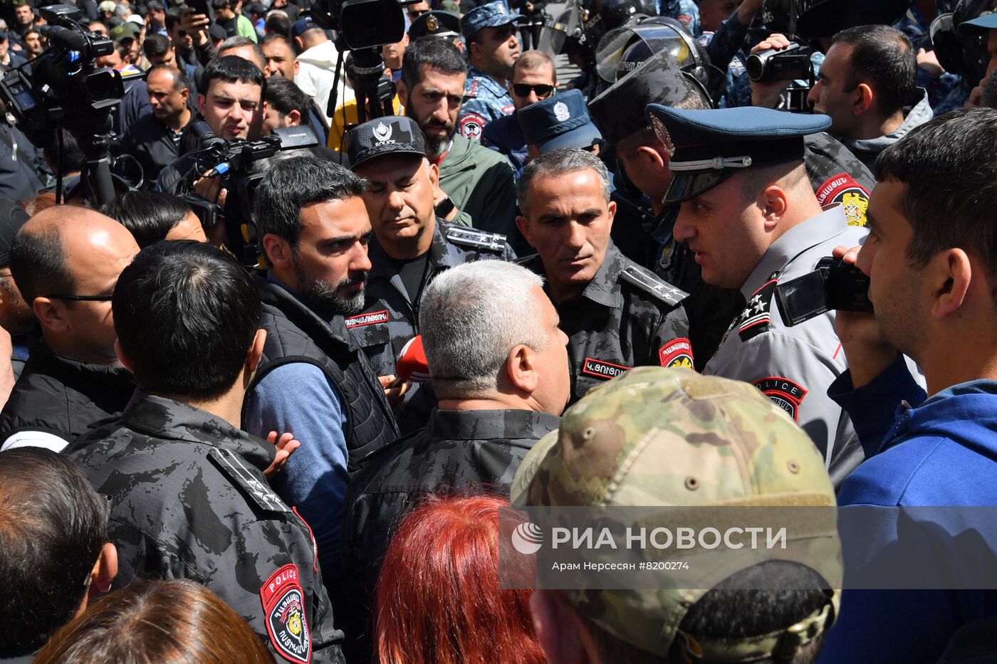 Оппозиция продолжает митинги в Ереване