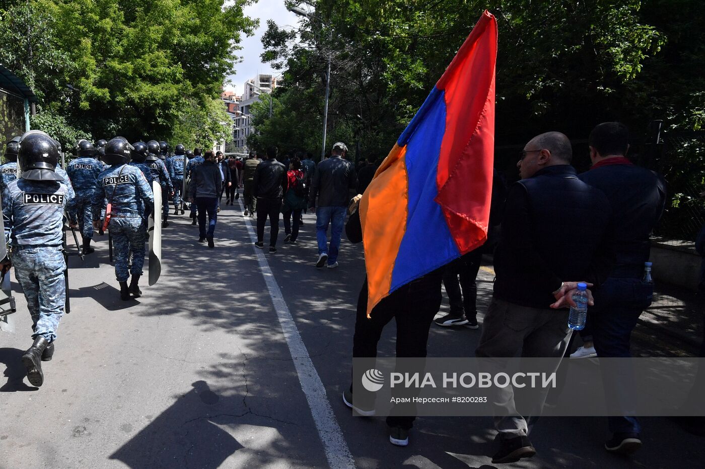 Оппозиция продолжает митинги в Ереване