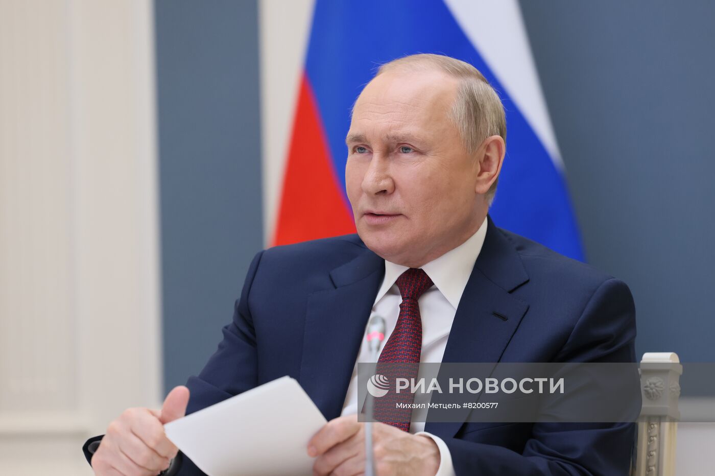 Президент РФ В. Путин выступил на Евразийском экономическом форуме