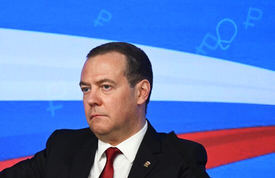 Пленарное заседание "Предпринимательство в новой экономической реальности"