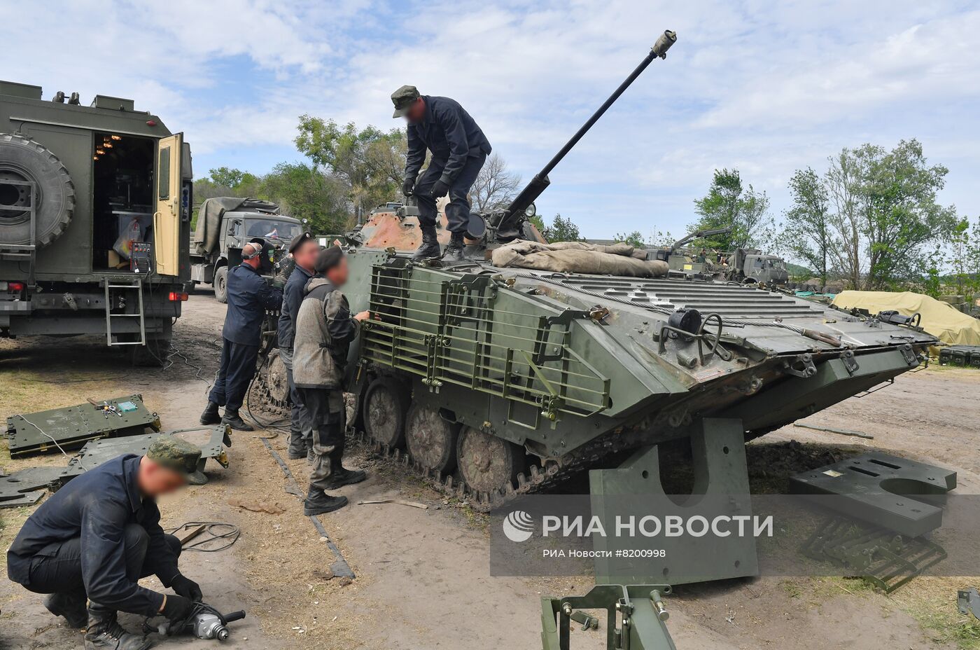Работа ремонтно-восстановительного полка ВС РФ в зоне спецоперации