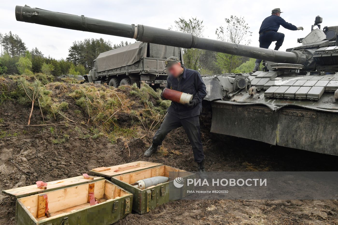Работа ремонтно-восстановительного полка ВС РФ в зоне спецоперации