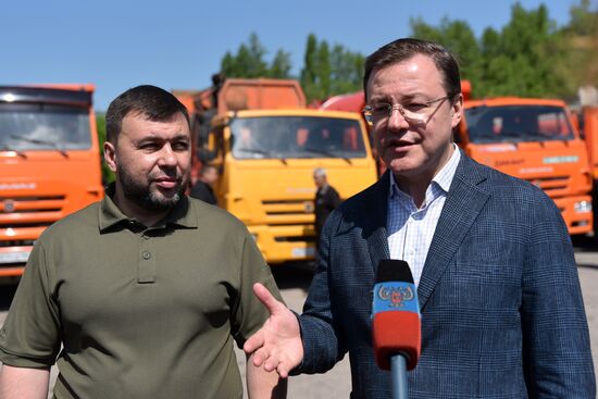 В ДНР передали технику и машины скорой помощи из Самарской области