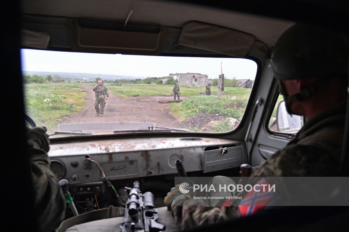 Продолжаются бои за освобождение поселка Камышеваха в ЛНР
