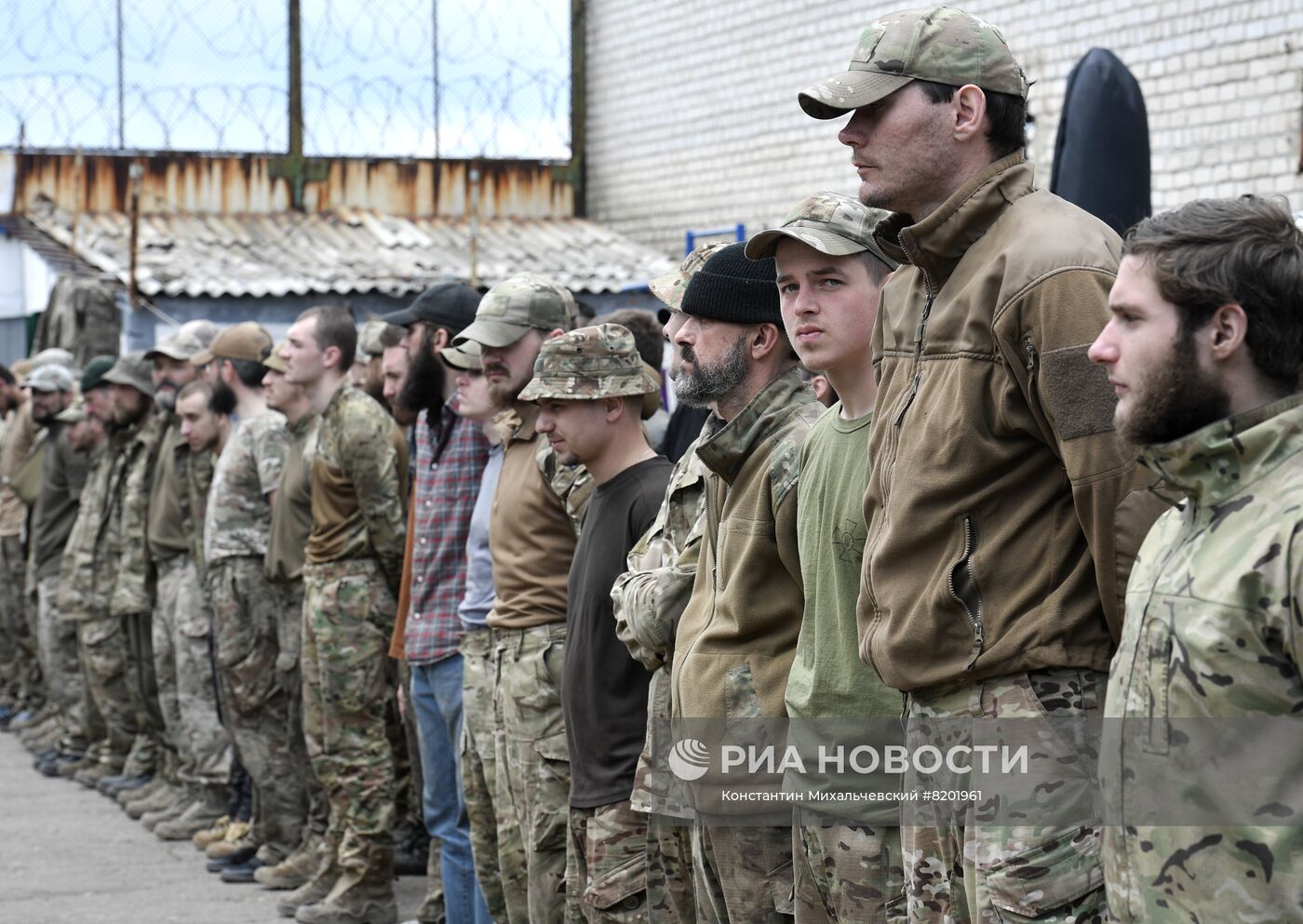Украинские военнопленные в исправительном учреждении ДНР