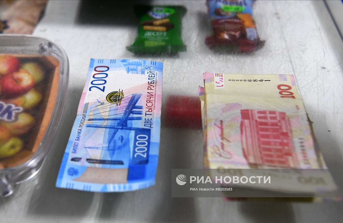 В Мелитопольском районе начали расплачиваться рублями в магазинах