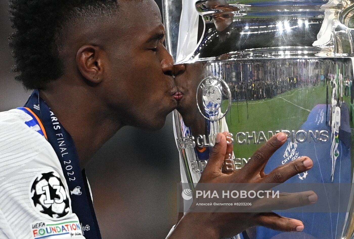 Футбол. Лига чемпионов. Финал. Матч "Ливерпуль" - "Реал"