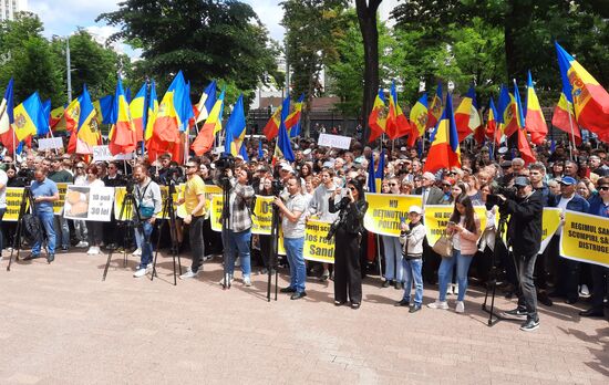 Акция протеста сторонников И. Додона в Кишиневе