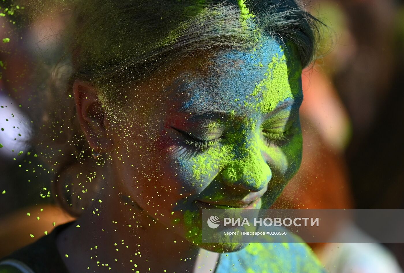 Фестиваль красок Холи в Ростове-на-Дону