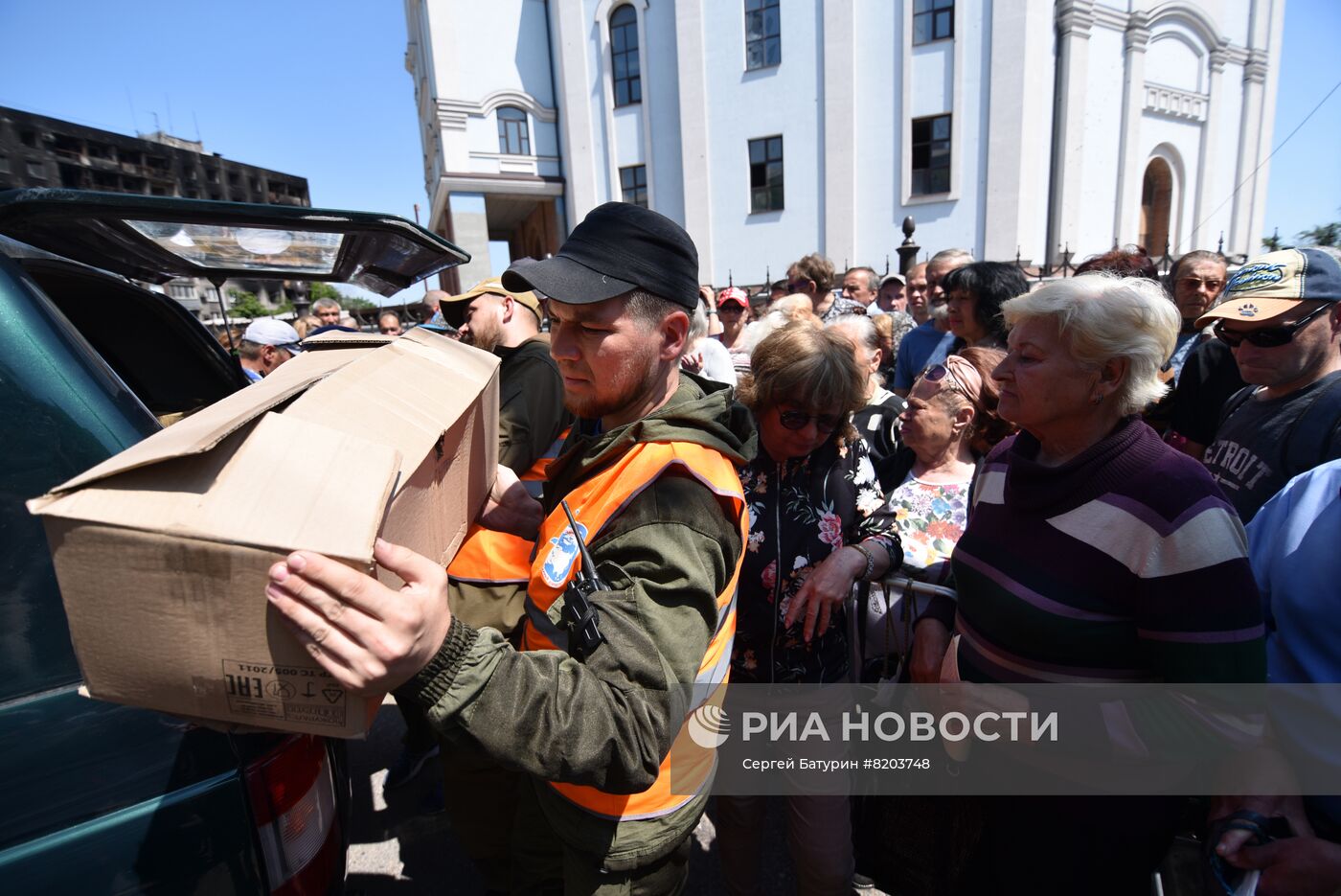 Добровольцы из Ханты-Мансийска с гуманитарной миссией в ДНР