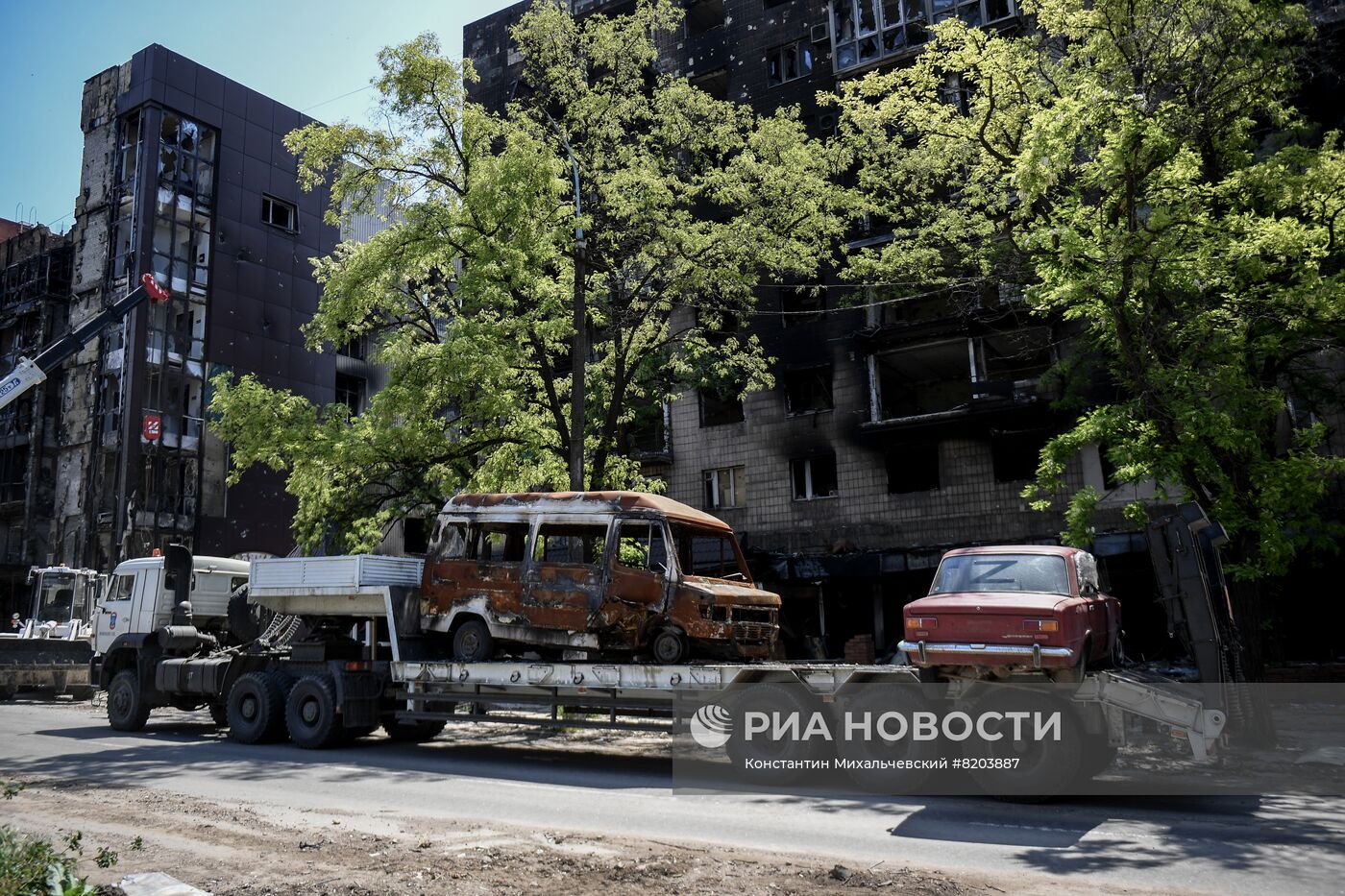 Работа МЧС РФ в Мариуполе