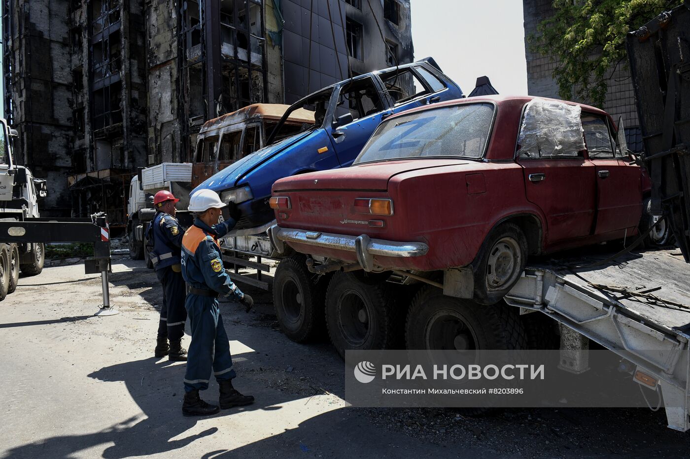 Работа МЧС РФ в Мариуполе