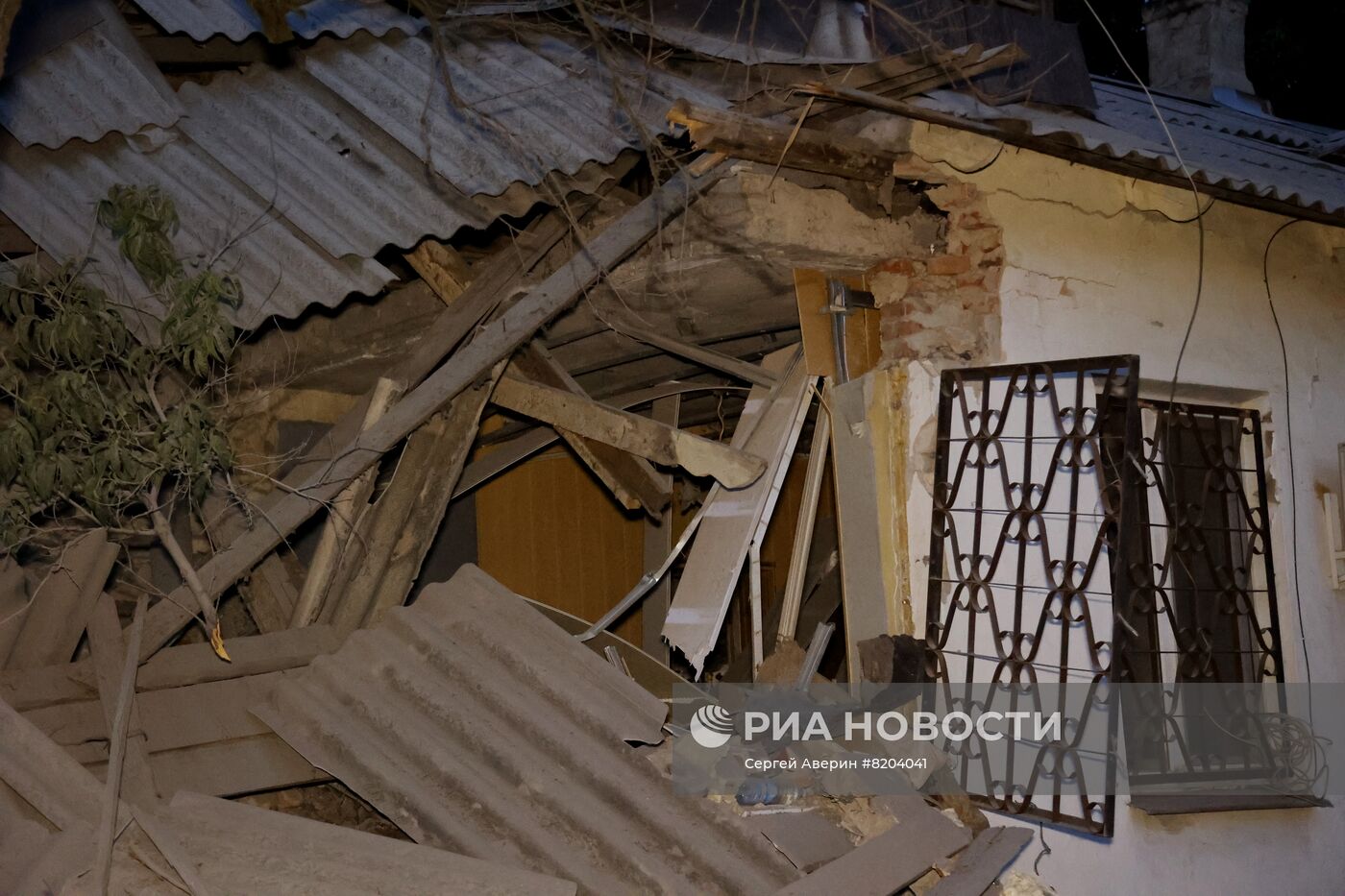 Последствия обстрелов в Донецке