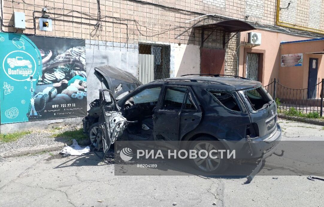 Автомобиль, развозивший гумпомощь, взорвался в центре Мелитополя