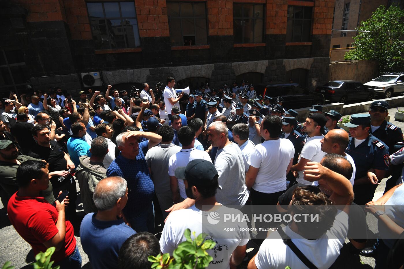 Акция оппозиции проходит в центре Еревана