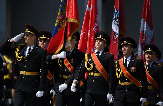 Парад кадетов на Поклонной горе 