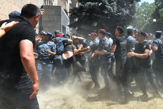 Акция оппозиции проходит в центре Еревана