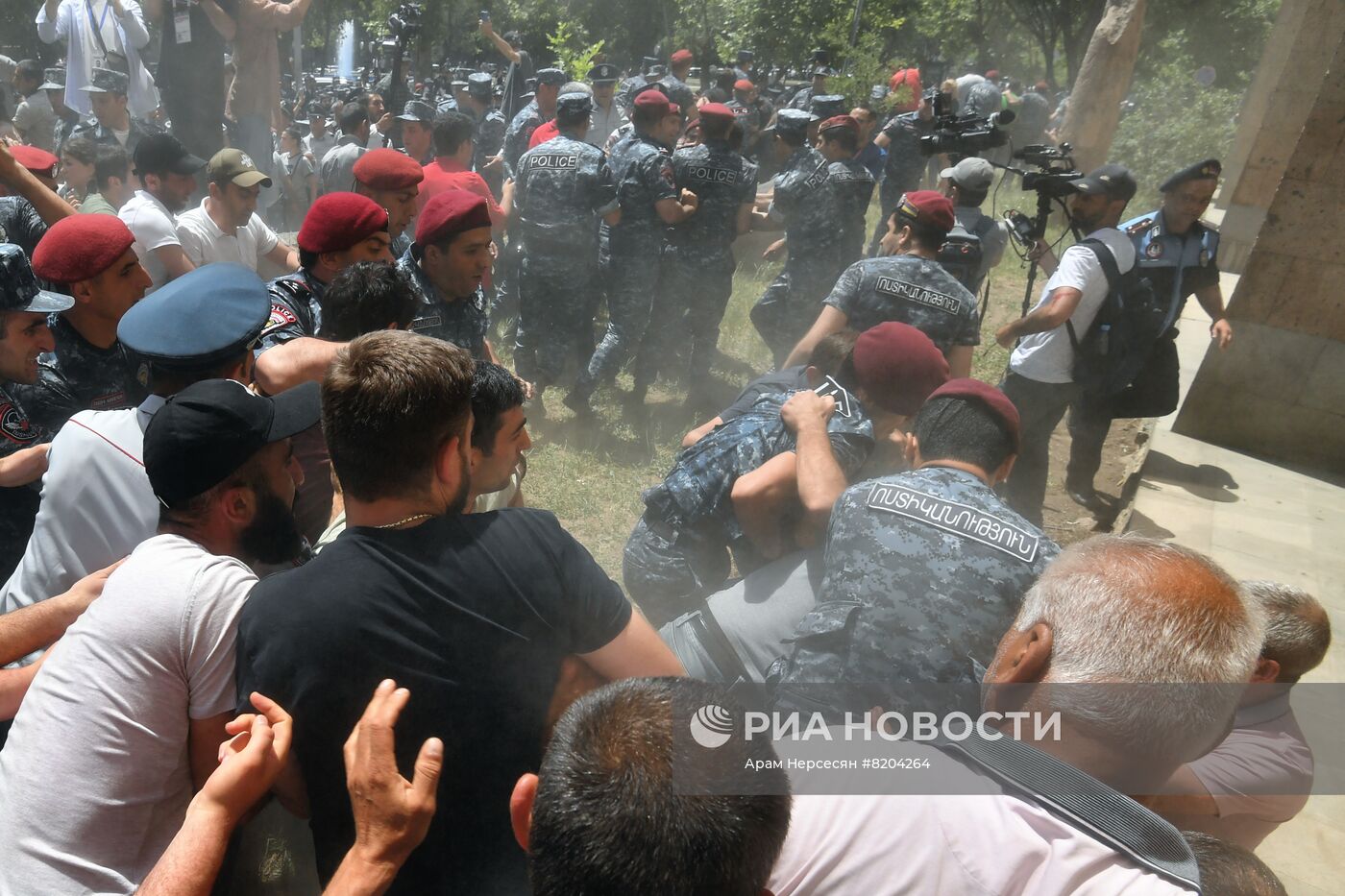 Акция оппозиции проходит в центре Еревана