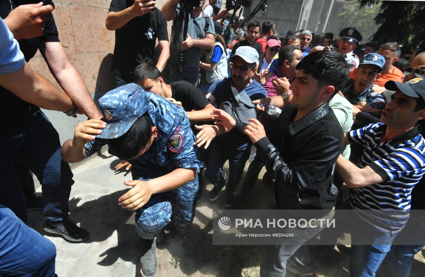 Акция оппозиции проходит в центре Еревана