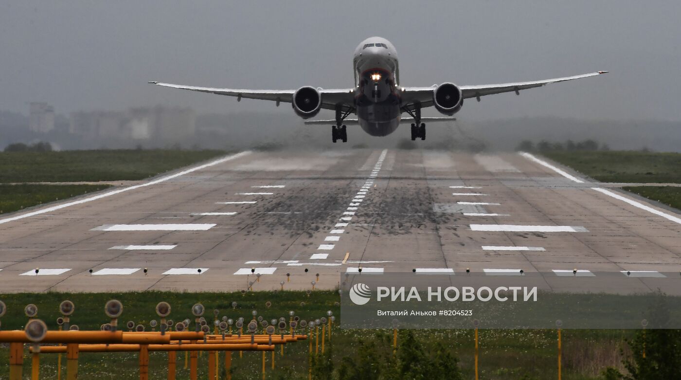 Авиаспоттинг в Международном аэропорту Владивостока
