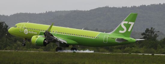 Авиаспоттинг в Международном аэропорту Владивостока