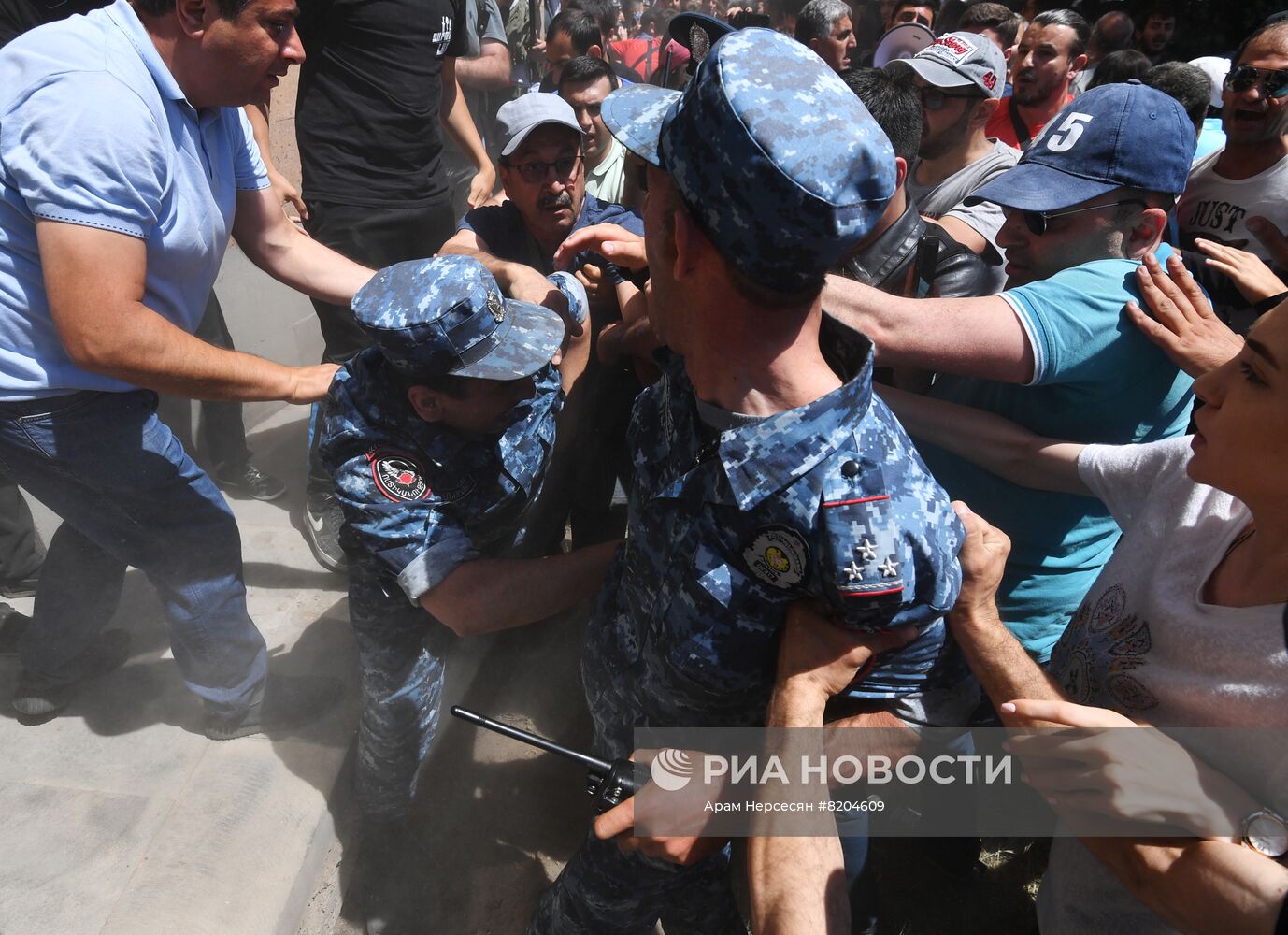 Акция оппозиции проходит в центре Еревана