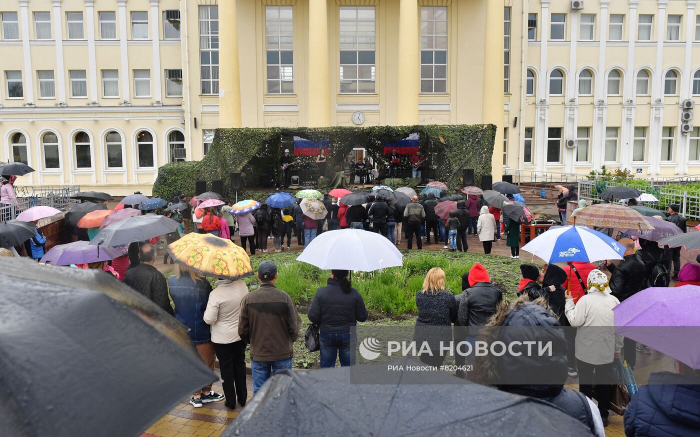 Концерт российских артистов для жителей Купянска и военнослужащих РФ