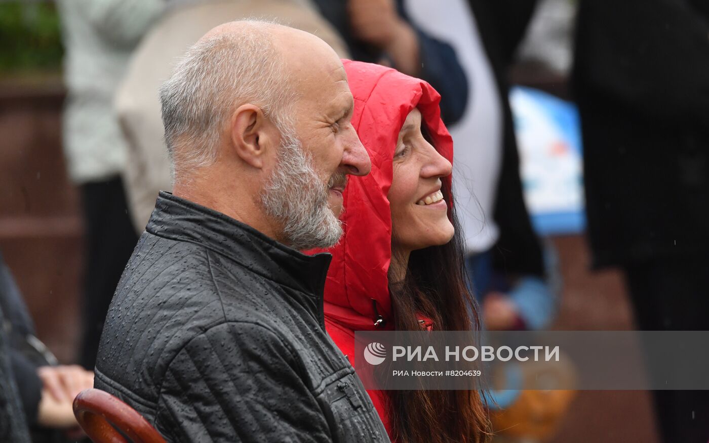 Концерт российских артистов для жителей Купянска и военнослужащих РФ