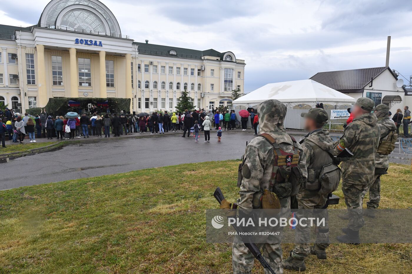 Концерт российских артистов для жителей Купянска и военнослужащих РФ