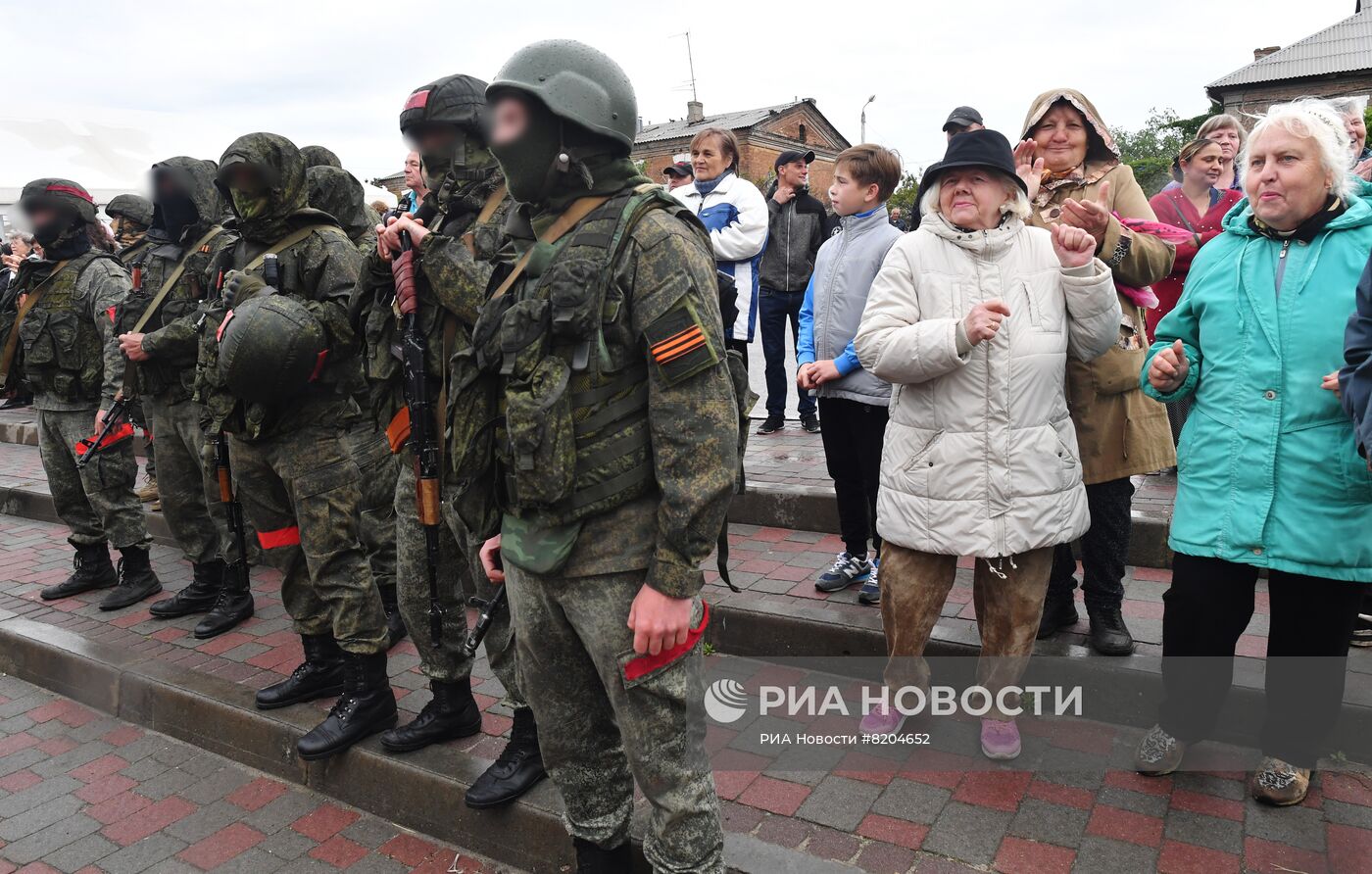 Концерт российских артистов для жителей Купянска и военнослужащих РФ